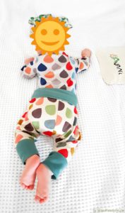 Babykleidung von Windeln.de Avani, Body und Pumphose bunt